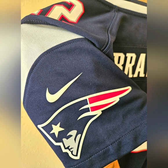 Nike NFL On-Field Women's New England Patriots Tom Brady Football Jersey. - Picture 3 of 4